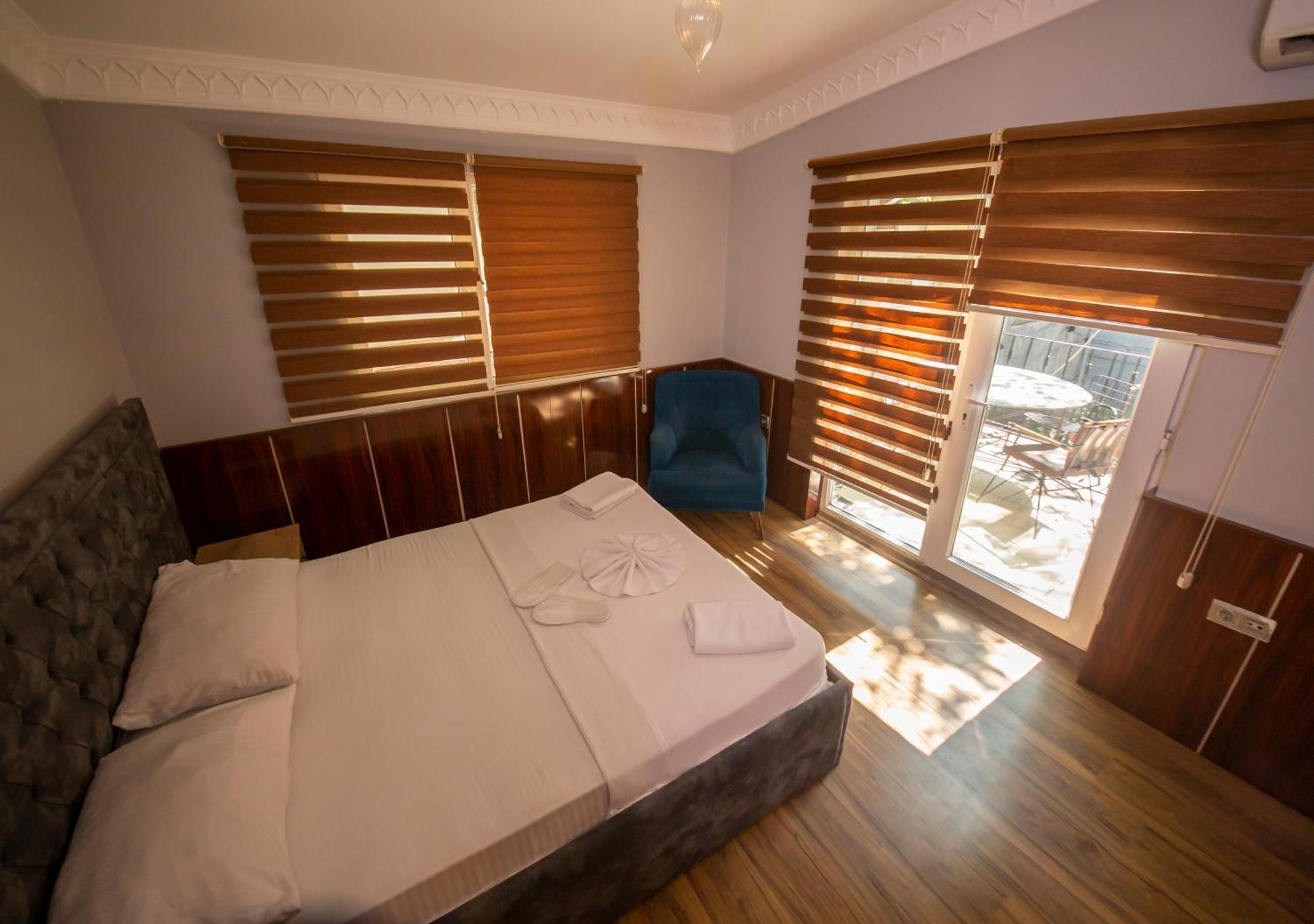 Royal Garden Suite And Hotel Istanbul Ngoại thất bức ảnh