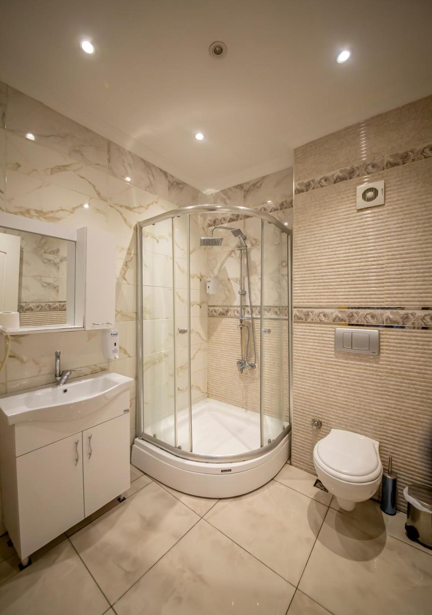 Royal Garden Suite And Hotel Istanbul Ngoại thất bức ảnh